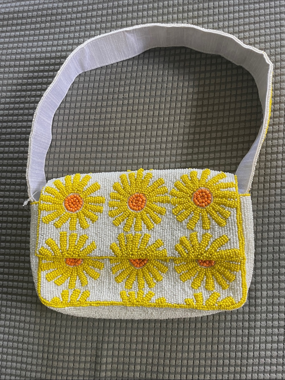 Source Unknown Yellow Daisy Beaded Shoulder Bag on White